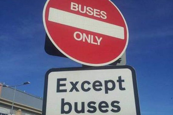 Controsensi in strada