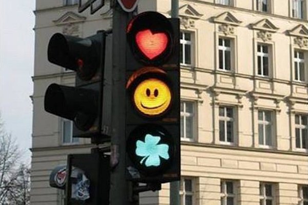 Dirigere il traffico con messaggi positivi