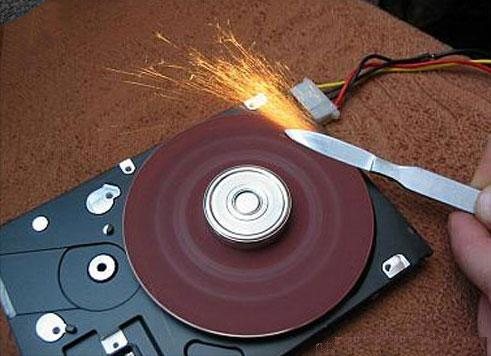 Hard disk o smerigliatrice?