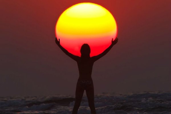 Il sole in mano