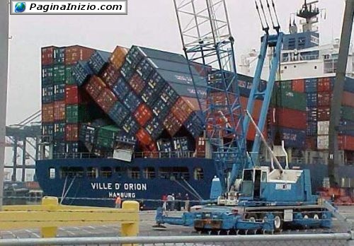 Un domino al porto