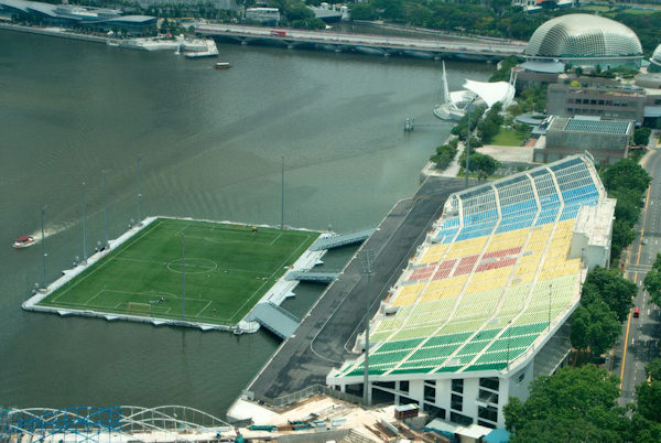 Campo da calcio isola...to