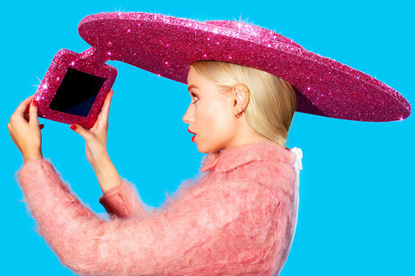Un cappello per scattare selfie a 360°