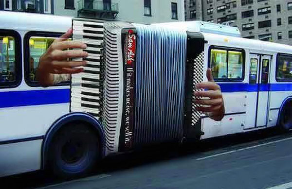 Strani accordi musicali...