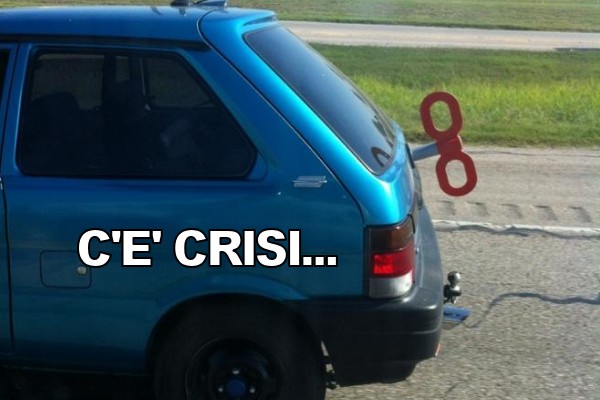 Auto colpita dalla crisi...