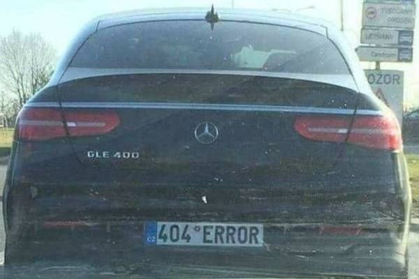 Una targa originale