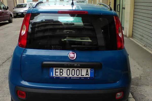 Quando la targa parla da sé