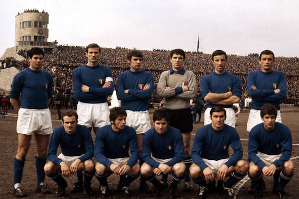 La formazione degli Azzurri nel 1968