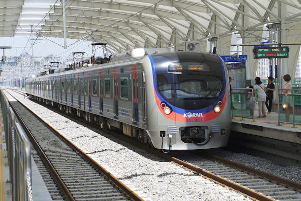 Treno linea Suin metropolitana Seul