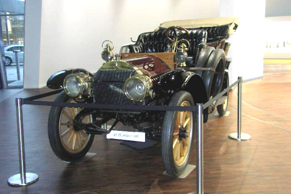 La prima Mercedes della storia, datata 1901
