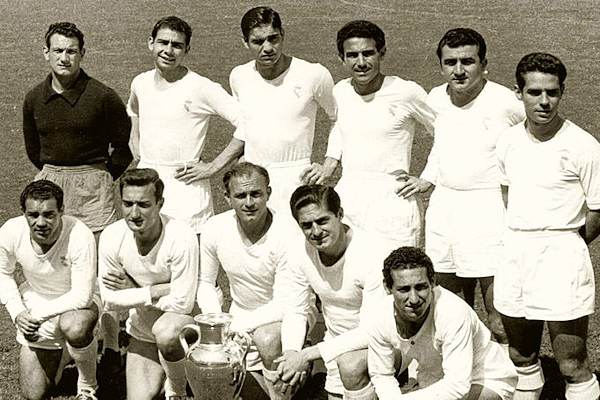 La formazione del Real Madrid 1955-1956, vincitrice della prima storica Champions League