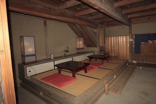 In passato le scarpe venivano lasciate fuori per non rovinare il tatami