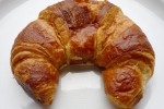 Il croissant è un prodotto dolciario nato in Austria con il nome Kipferl