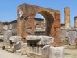 <b>Perso negli scavi a Pompei - Ancient city pompeii