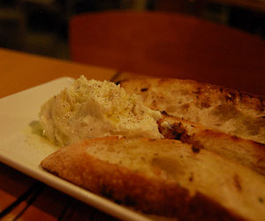 Pane con Ricotta e Zucchero